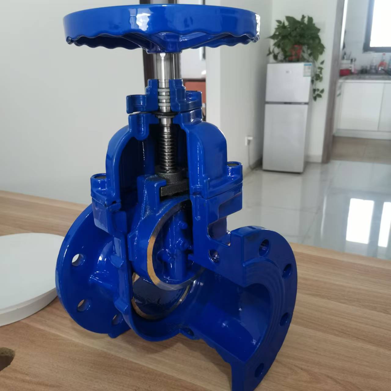 使用硬密封闸阀应注意的事项